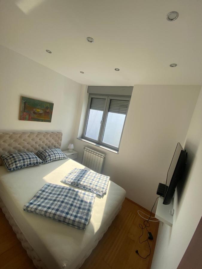 Sofy Center Apartment Novi Sad Buitenkant foto